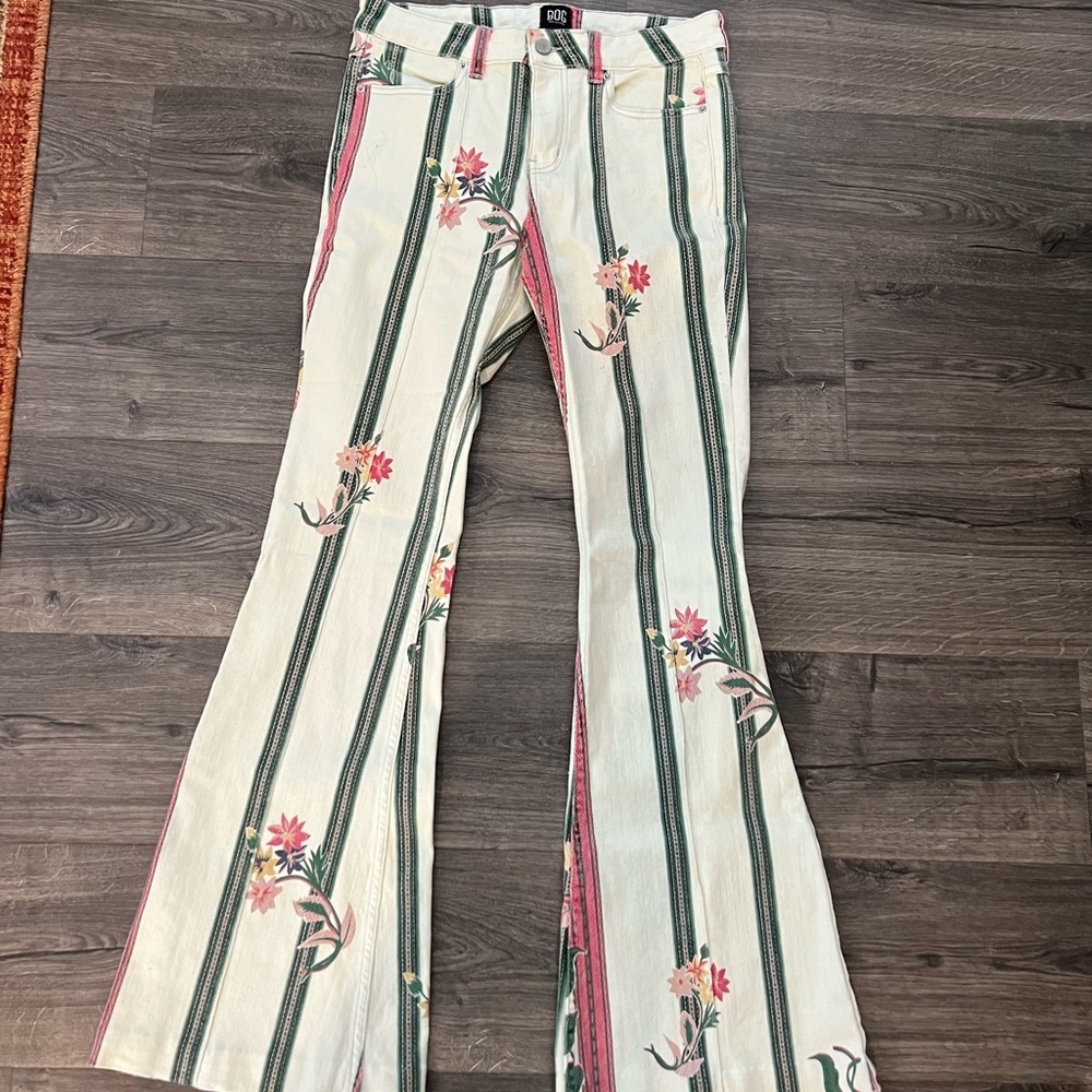 BDG Urban Outfitters Mid-Waisted Flare Jeans Floral